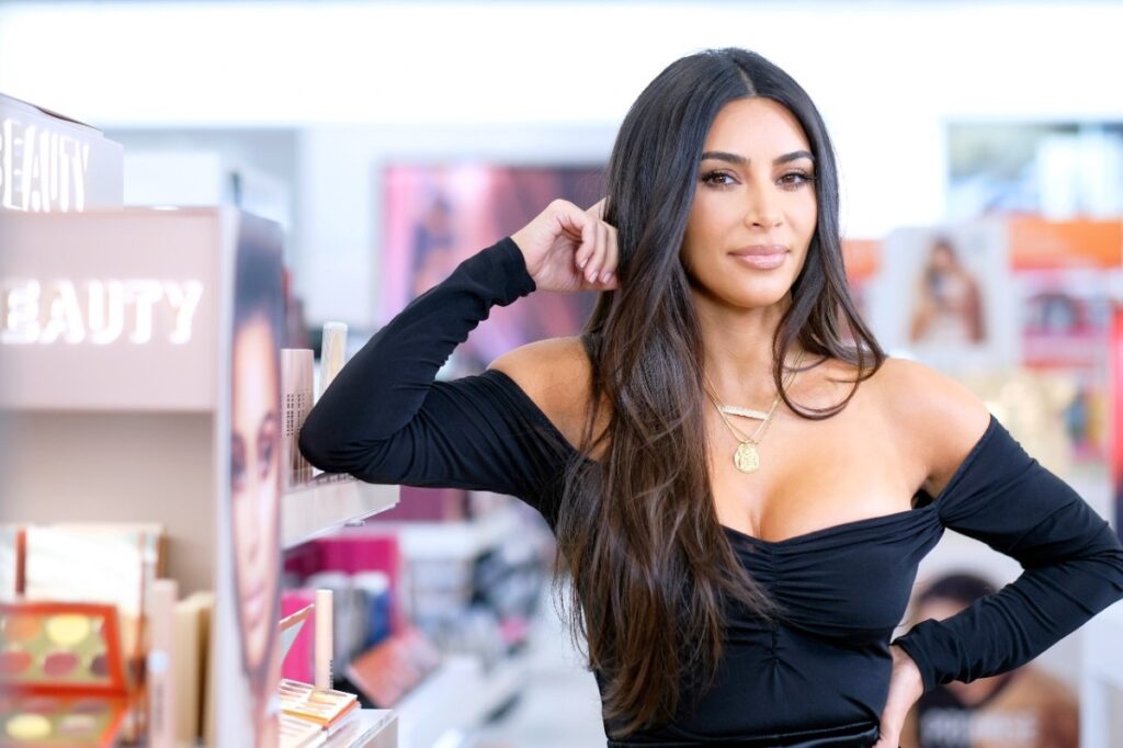 Kim Kardashian acusada de promocionar EthereumMax
