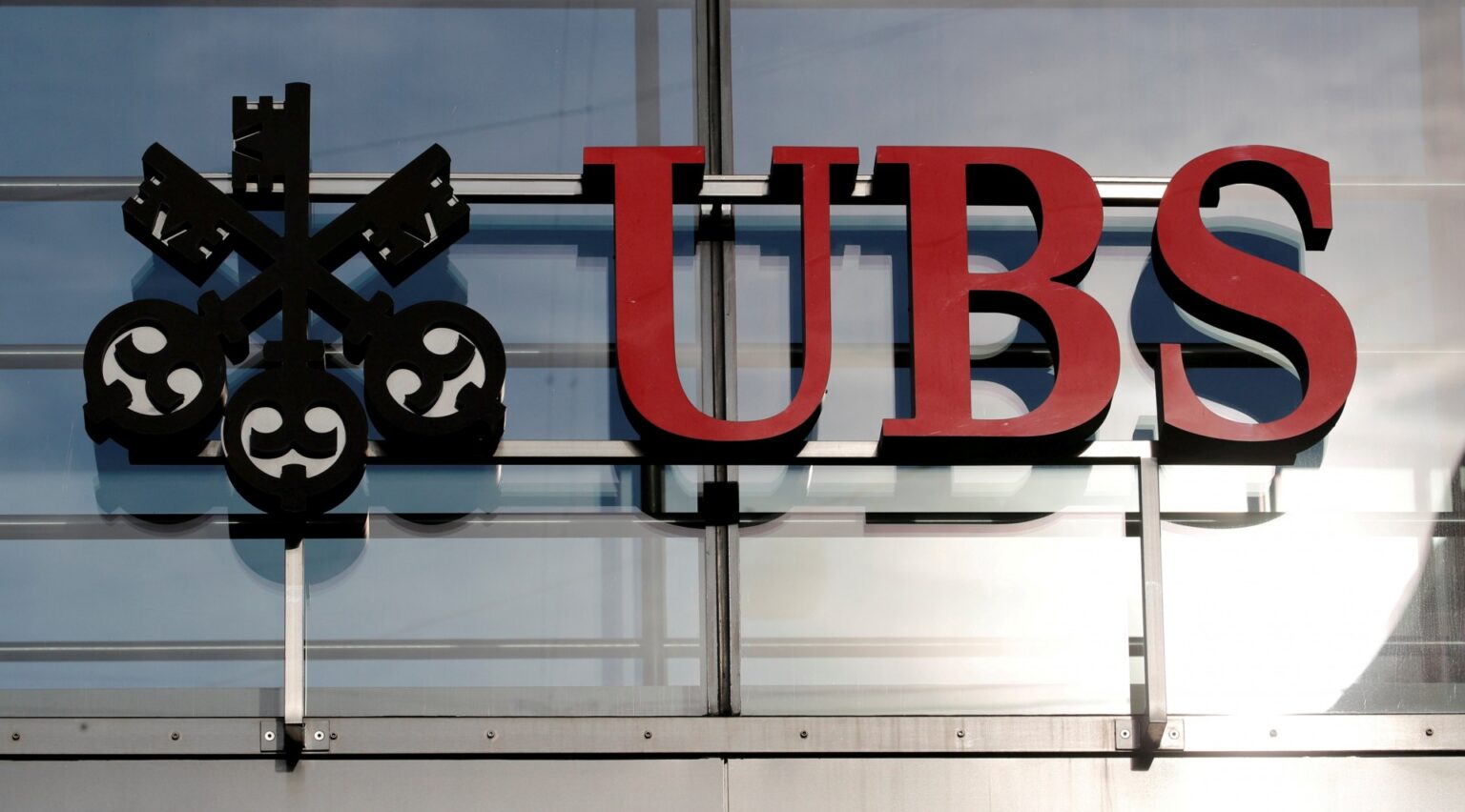 UBS pagará 388 millones de dólares en sanciones, tras la adquisición de Credit Suisse UBS pagará $ 388 millones por las fallas de Archegos