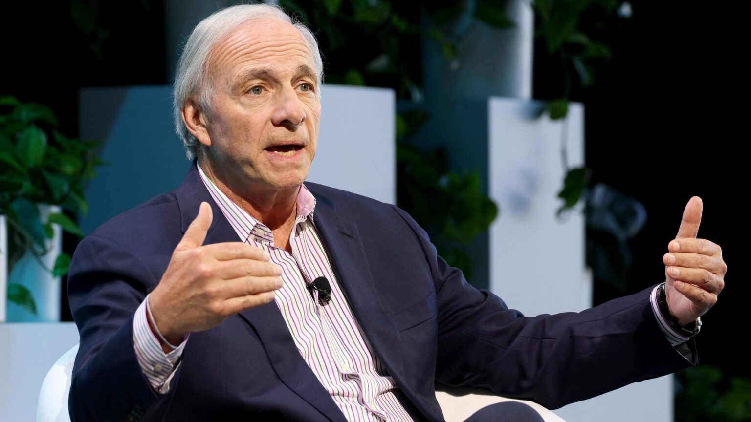 Ray Dalio sugiere destinar 15% de la cartera a Bitcoin · WHISPR